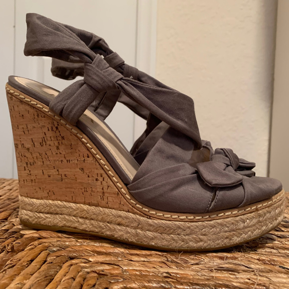 NW Prada Gray Platform Bow Wedge Espadrille Sandal - Picture 1 of 6